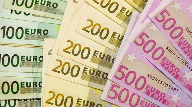 Im Schutz des Bankgeheimnisses hatte sich die Schweiz zum weltweit wichtigsten Hort von ausländischem Geld entwickelt. Reiche Im Schutz des Bankgeheimnisses hatte sich die Schweiz zum weltweit wichtigsten Hort von ausländischem Geld entwickelt. Reiche