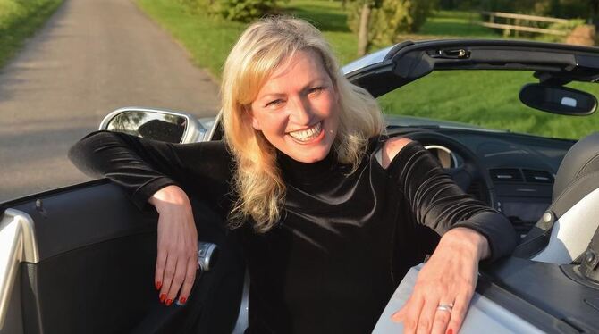 Ihr rollender Platz an der Sonne ist für Ellen Idler ein wichtiges Stück Lebensqualität. FOTO: TRINKHAUS