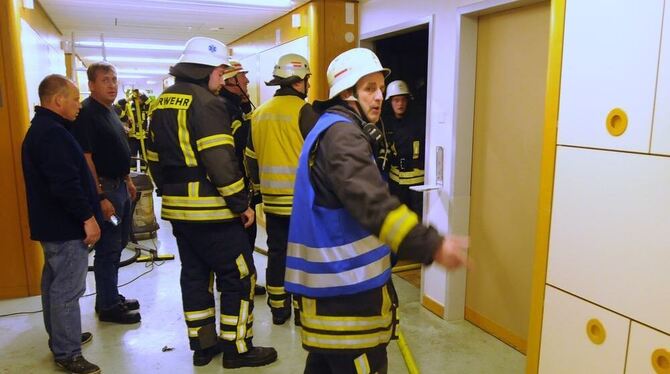 Die Feuerwehr hatte den Brand schnell unter Kontrolle. Die Feuerwehr hatte den Brand schnell unter Kontrolle.