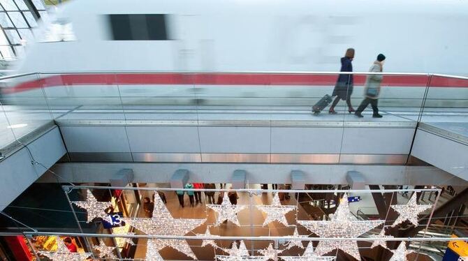 Zum Fahrplanwechsel am 9. Dezember steigen die Preise im Nah- und Fernverkehr der Deutschen Bahn um durchschnittlich 2,8 Proz