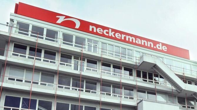 Die Zentrale des insolventen Versandhandels Neckermann in Frankfurt am Main. Foto: Boris Roessler