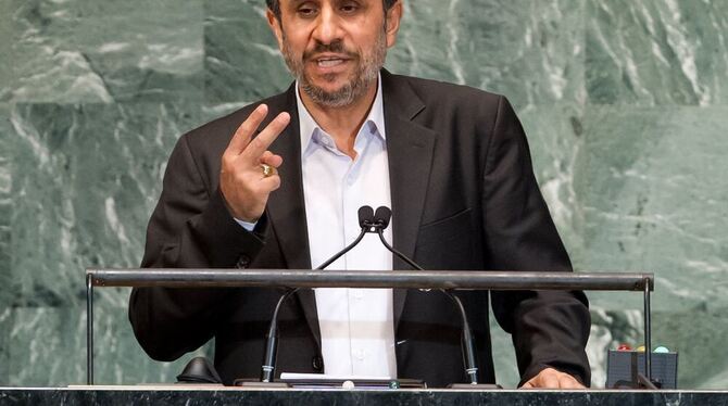 Hat Irans Präsident Mahmud Ahmadinedschad mehr Fans in Amerika als der US-Präsident Barack Obama? Eine iranische Nachrichtenagen