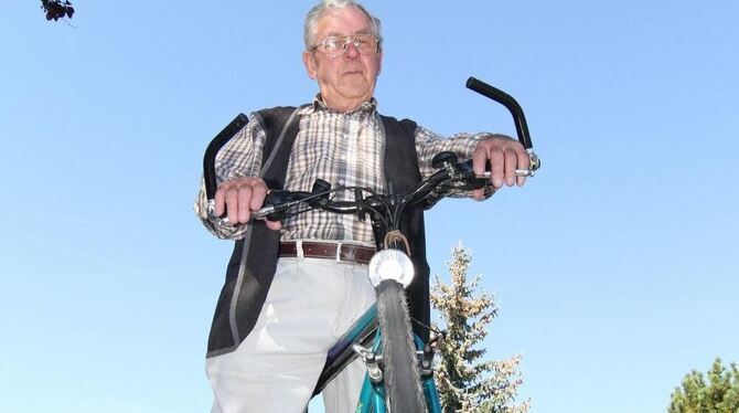 Bewegter Mann: Günter Zander schwört aufs Radfahren als ideales Fortbewegungsmittel. Der 85-Jährige aus Neuhausen hat im Sommer