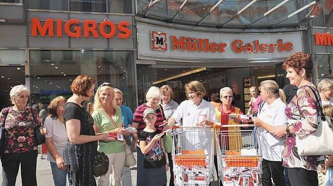 Auch das Verteilen von Schokoladentafeln konnte die Bilanzen nicht verbessern: Aus betriebswirtschaftlichen Gründen wird die Reu Auch das Verteilen von Schokoladentafeln konnte die Bilanzen nicht verbessern: Aus betriebswirtschaftlichen Gründen wird die Reu