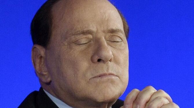 Der frühere italienische Regierungschef Silvio Berlusconi will gegen seine Verurteilung im Prozess um Steuerbetrug und Schwar