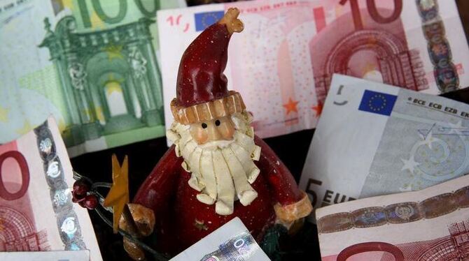 Weihnachtsgeld wird in Deutschland sehr unterschiedlich gezahlt. Foto: Karl-Josef Hildenbrand/Archiv