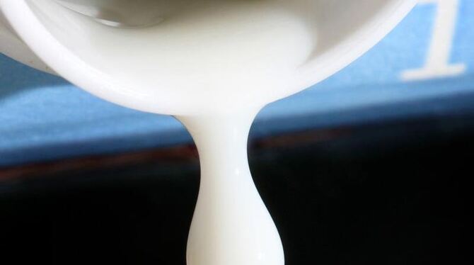 Milch verteuert sich. Hintergrund ist laut Branchenkennern eine starke Nachfrage nach Milchprodukten im Ausland. Foto: Martin