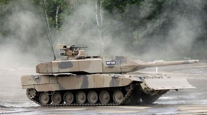 Zu Rüstungsgütern zählen nicht nur Kriegswaffen wie dieser Leopard 2, sondern alle Produkte, die für militärische Zwecke kons