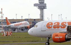 Easyjet-Maschinen auf dem Flughafen Schönefeld in Berlin. Trotz schwacher Wirtschaft in Europa steigen die Passagierzahlen. F