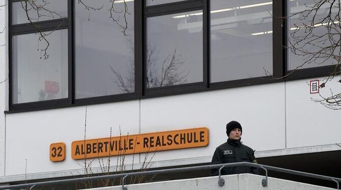 Die Albertville-Realschule in Winnenden nach dem Amoklauf. Foto: Sascha Baumann/Archiv
