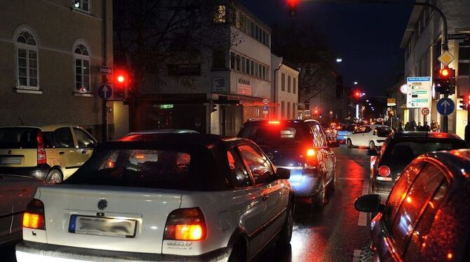 Rote Rücklichter und verstopfte Straßen sind in Reutlingen kein seltenes Bild.