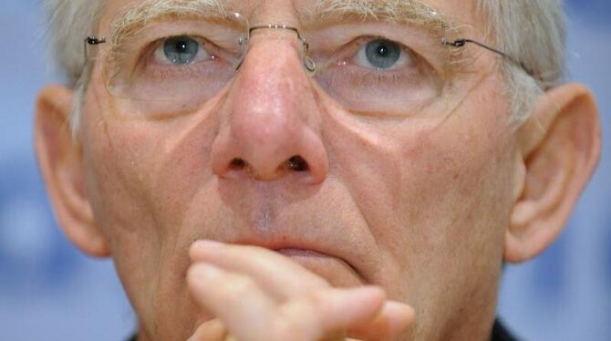 Wolfgang Schäuble will im Bundestag eine Änderung des Griechenland-Programms beantragen. Foto: Michael Reynolds/Archiv