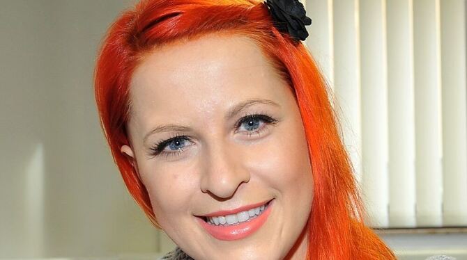 Agata Geier mit ihren Arbeitsutensilien. FOTO: MARKUS NIETHAMMER