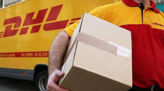 Im November hat die Deutsche Post DHL schon deutlich mehr Pakete zugestellt als im Vorjahresmonat. Und auch der Brief zum Fes