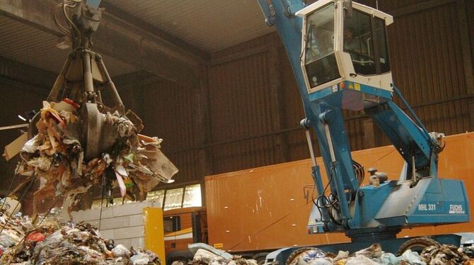 Restmüllentsorgung heißt heute zum weitaus überwiegenden Teil Müllverbrennung. Mehr als 65 000 Tonnen gingen 2011 aus dem Entsor