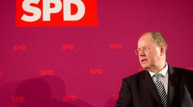 Peer Steinbrück beim Treffen vom Bundesvorstand der SPD in Hannover. Foto: Julian Stratenschulte