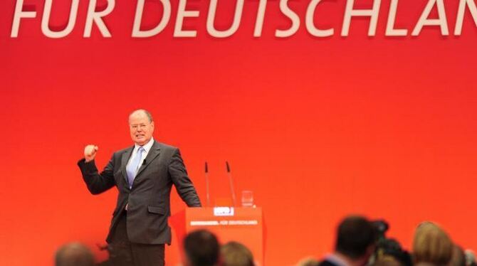 SPD-Kanzlerkandidat Peer Steinbrück nach seiner Rede beim Bundesparteitag der SPD. Foto: Ole Spata