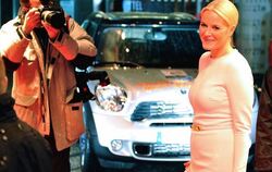 Die norwegische Kronprinzessin war auf Schritt und Tritt von Fotografen umringt. Foto: Paul Zinken