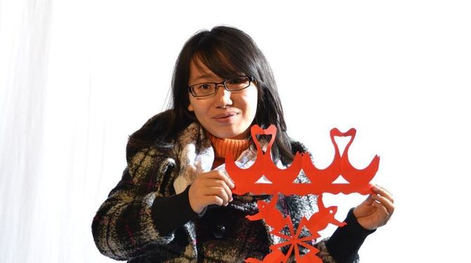 Luijan Lui kommt aus China und studiert in Reutlingen Informatik. Ihre Wünsche für das neue Jahr hat sie dekorativ in Papier ges