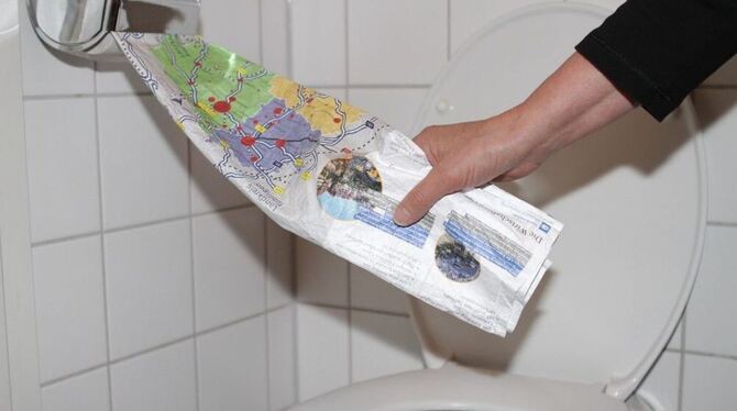 Die Landkarte der Zukunft: Was man mit der »Crumpled Map« alles anstellen kann, testete die GEA-Alb-Redaktion. FOTO: GEA