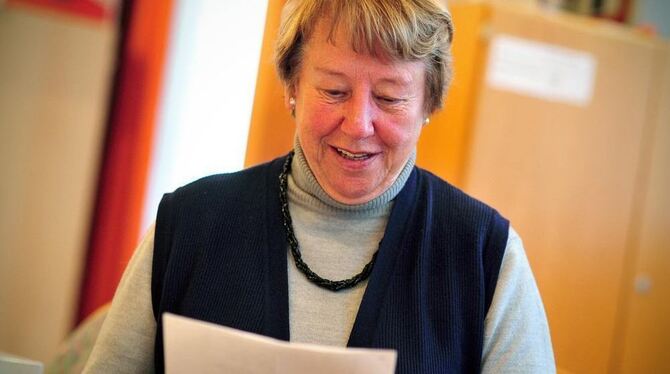 »Wir schreiben heute alle Latein und das ist auch gut so«: Marianne Geisel hilft Unkundigen, die in Sütterlin-Schrift verfassten