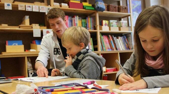 Integriert: Mit der Unterstützung eines Inklusionshelfers kann Luis in eine ganz normale Schule gehen. So wie der Erstklässler w