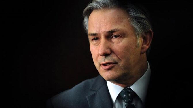 Trotz des Desasters um den Hauptstadtflughafen hat Klaus Wowereit die Unterstützung von CDU und SPD. Foto: Paul Zinken Trotz des Desasters um den Hauptstadtflughafen hat Klaus Wowereit die Unterstützung von CDU und SPD. Foto: Paul Zinken