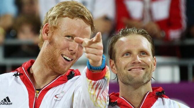 Die Olympiasieger Jonas Reckermann (l) und Julius Brink passten einfach gut zusammen. Foto: Rolf Vennenbernd