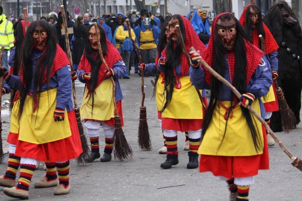 Fasnetsumzug Hungerberghexen Münsingen Januar 2013