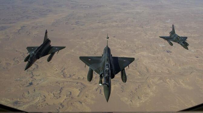 Französische Kampfflugzeuge bereiten sich auf den Einsatz in Mali vor. Foto: Nicolas-Nelson Richard/ ECPAD 