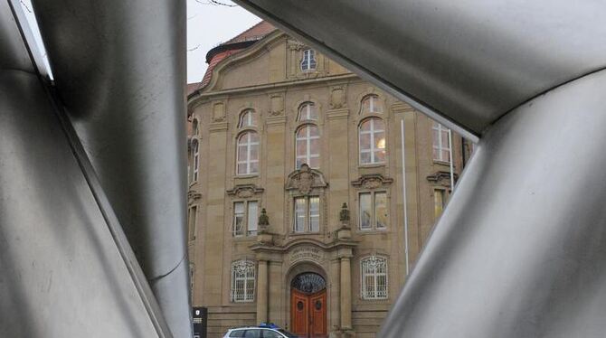 Landgericht in Rottweil: Eine 25-jährige alleinerziehende Frau aus Aldingen ist des Mordes in Tateinheit mit Misshandlung von