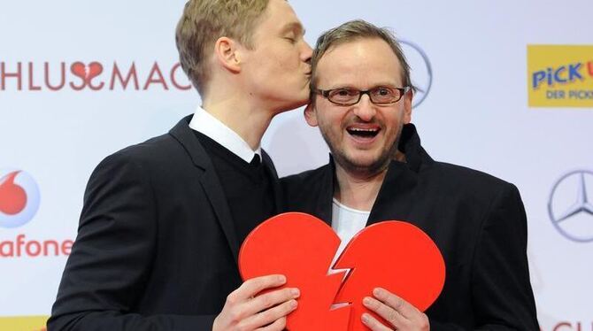 Matthias Schweighöfer (l) und Milan Peschel bei der Premiere des Films »Schlussmacher« in Berlin Foto: Britta Pedersen