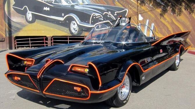 Das erste Batmobil aus der legendären Fernsehserie der sechziger Jahre ist in den USA zu einem Rekordpreis versteigert worden