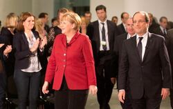 Bundeskanzlerin Angela Merkel und Frankreichs Staatspräsident Francois Hollande treffen zu den Feierlichkeiten zum 50. Geburt