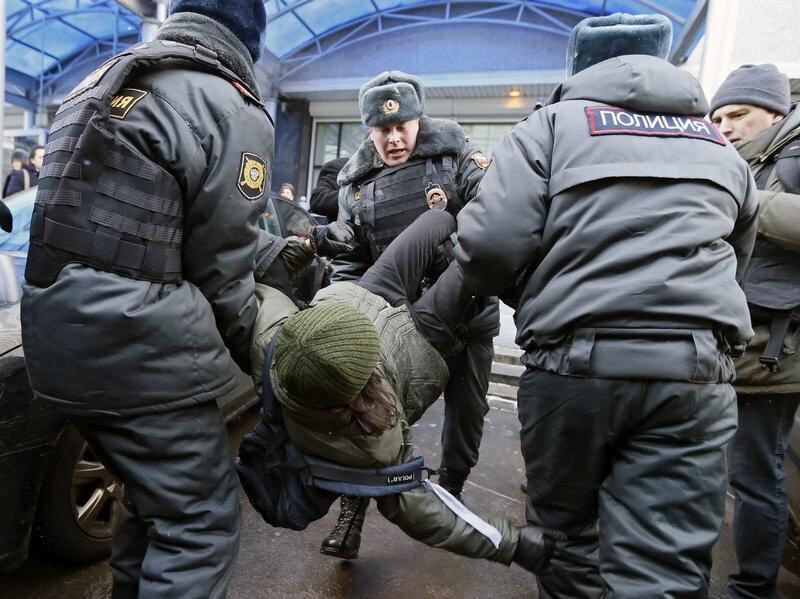 Russland geht brutal gegen Schwule und Lesben vor - Politik-Nachrichten -  Reutlinger General-Anzeiger - gea.de