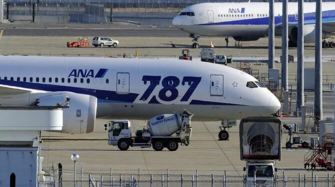 Ein ANA Boeing 787 Dreamliner auf dem Flughafen Haneda in Tokio. Foto: Franck Robichon
