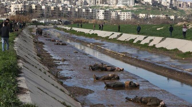 In einem kleinen Fluss in Aleppo wurden Dutzende Leichen gefunden. Foto: Thomas Rassloff