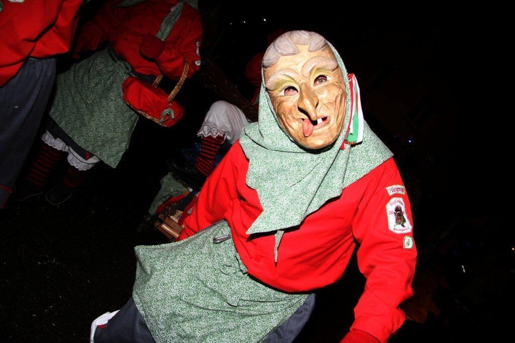 Wilde Weiber Nachtumzug in Wannweil 2013