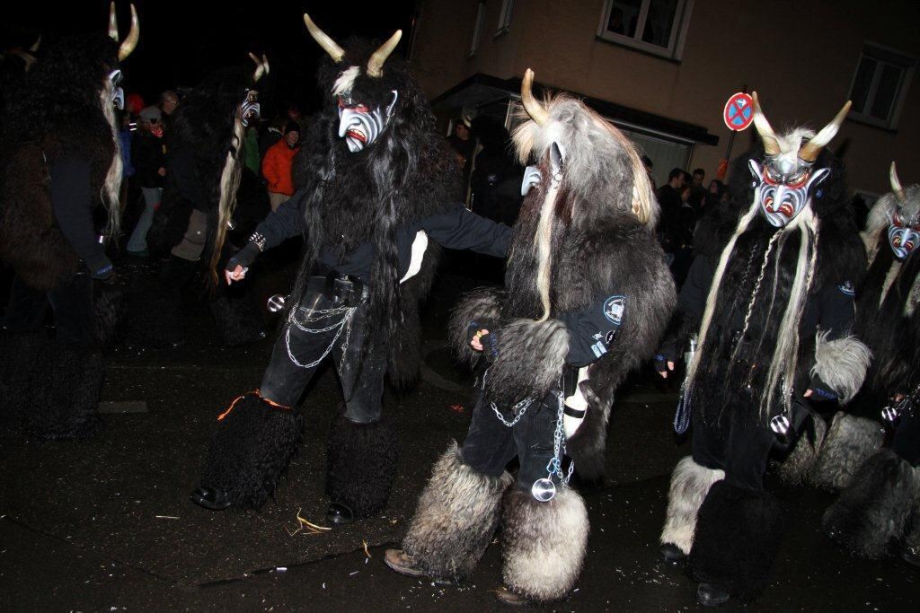 Wilde Weiber Nachtumzug in Wannweil 2013