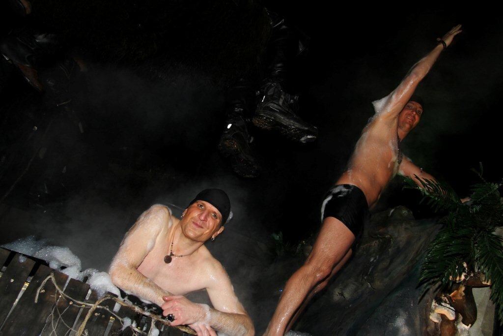 Wilde Weiber Nachtumzug in Wannweil 2013