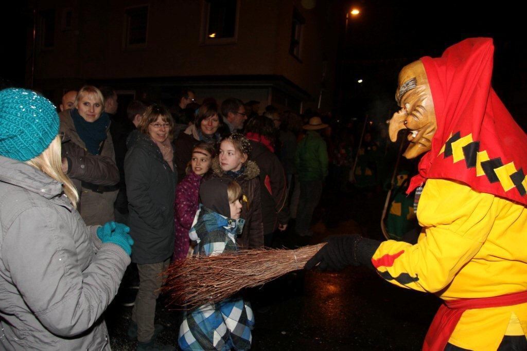 Wilde Weiber Nachtumzug in Wannweil 2013