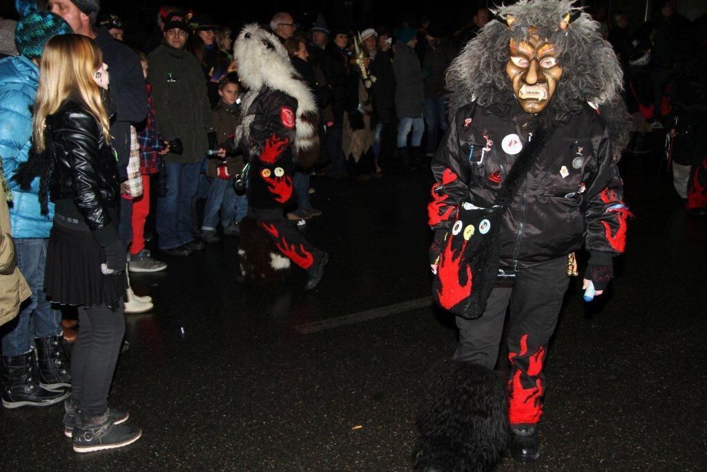Wilde Weiber Nachtumzug in Wannweil 2013