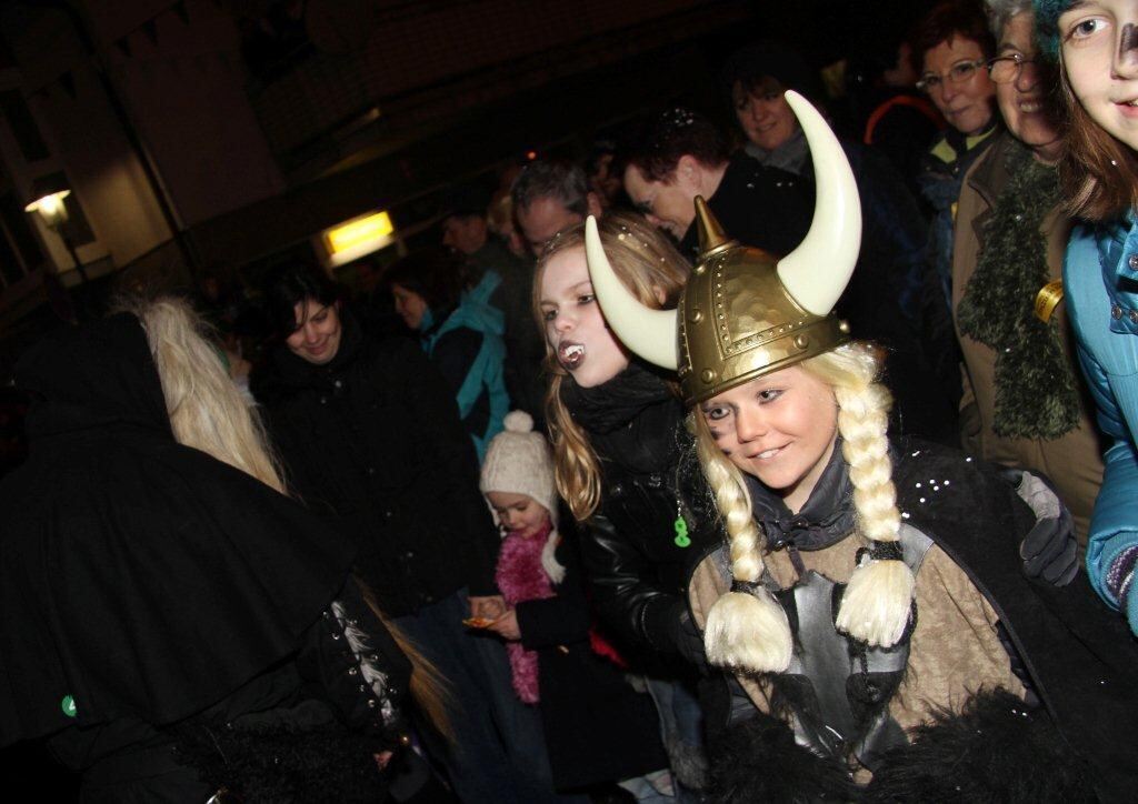 Wilde Weiber Nachtumzug in Wannweil 2013