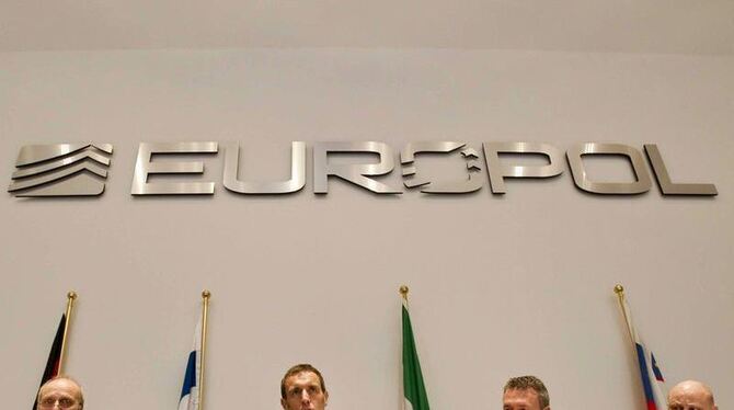 Die europäische Polizeibehörde Europol hat mehr als 380 verdächtige Spiele ermittelt. Foto: Robin van Lonkhuijsen