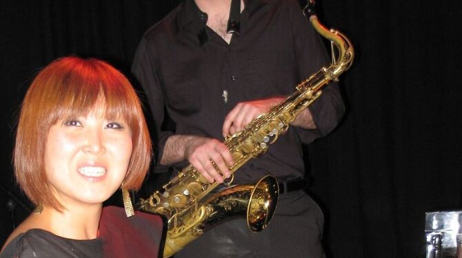 Saxofonist »Sandi« Kuhn (hier mit Pianistin Gee Hye Lee vor der Verleihung des baden-württembergischen Jazzpreises) hat erneut e