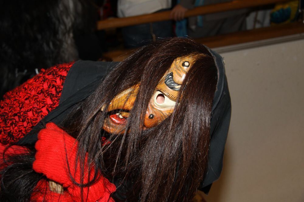 Beim Narrensturm im Mössinger Rathaus hieß es »Schiff ahoi« - alle gingen zusammen auf eine Kreuzfahrt in die Südsee. FOTO: MERK