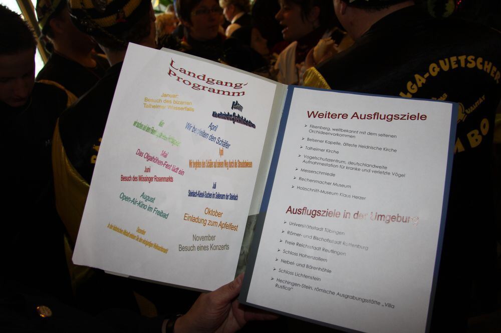 Beim Narrensturm im Mössinger Rathaus hieß es »Schiff ahoi« - alle gingen zusammen auf eine Kreuzfahrt in die Südsee. FOTO: MERK