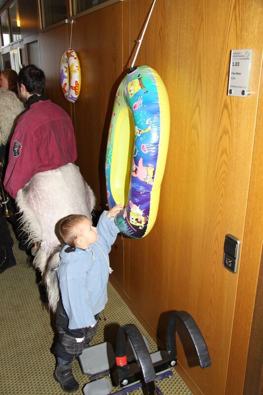 Beim Narrensturm im Mössinger Rathaus hieß es »Schiff ahoi« - alle gingen zusammen auf eine Kreuzfahrt in die Südsee. FOTO: MERK