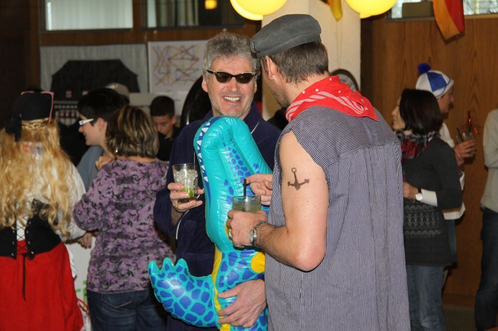 Beim Narrensturm im Mössinger Rathaus hieß es »Schiff ahoi« - alle gingen zusammen auf eine Kreuzfahrt in die Südsee. FOTO: MERK