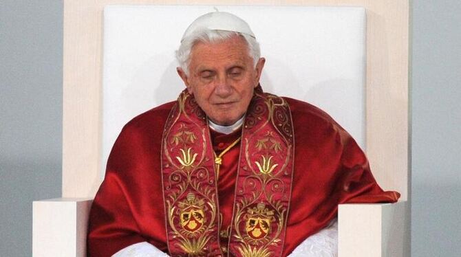 Papst Benedikt XVI. gibt sein Pontifikat am 28. Februar auf. Foto: Patrick Seeger/Archiv